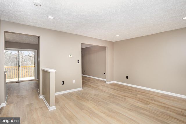 175 COUNTRY RIDGE DR, Red Lion, PA 17356