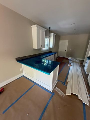 1002 College St, W, Fayetteville, TN 37334