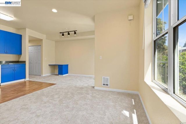 1121 40th Street 4201, Emeryville, CA 94608