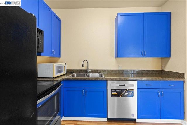 1121 40th Street 4201, Emeryville, CA 94608