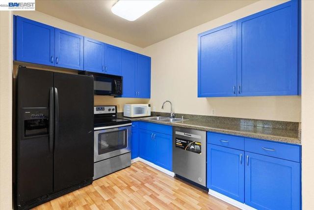 1121 40th Street 4201, Emeryville, CA 94608