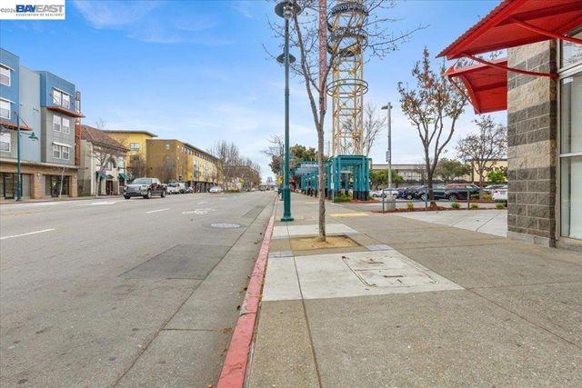 1121 40th Street 4201, Emeryville, CA 94608