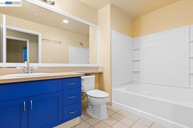 1121 40th Street 4201, Emeryville, CA 94608