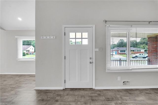 6905 Adele DR, Norfolk, VA 23518