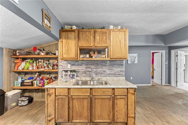 214 S Oak Street, Ottawa, KS 66067