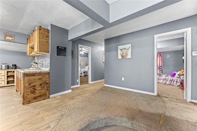 214 S Oak Street, Ottawa, KS 66067