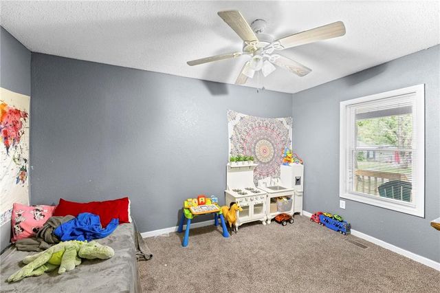 214 S Oak Street, Ottawa, KS 66067