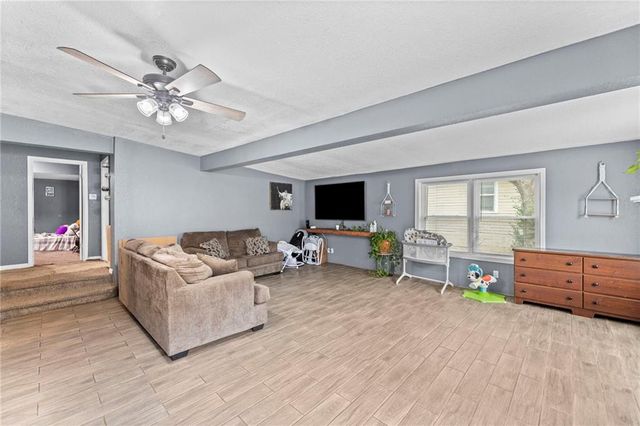 214 S Oak Street, Ottawa, KS 66067