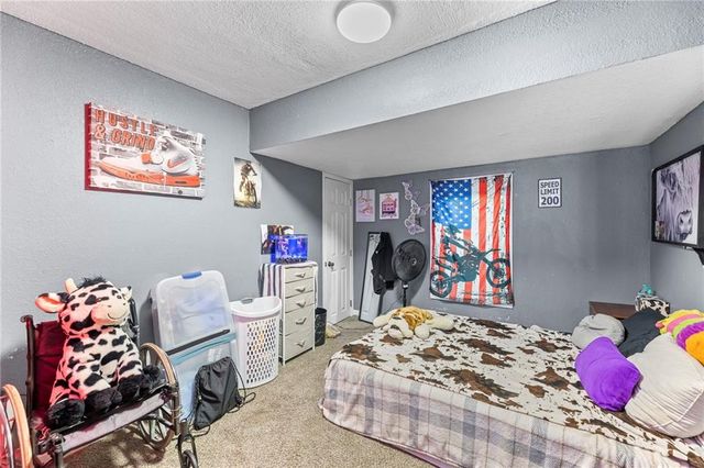 214 S Oak Street, Ottawa, KS 66067