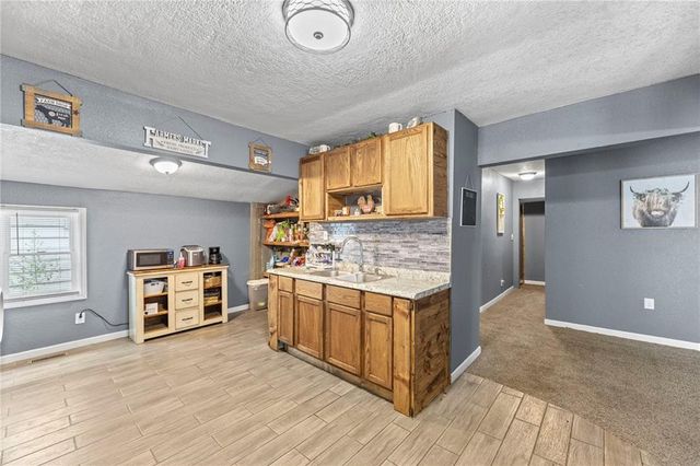 214 S Oak Street, Ottawa, KS 66067