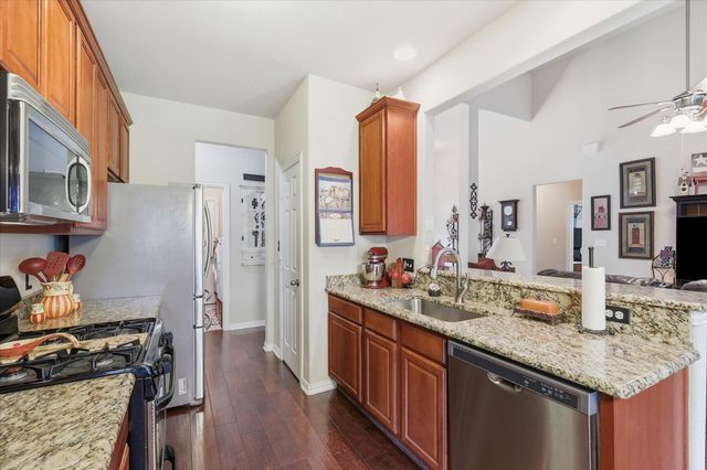 523 Clancy Lane, Lake Dallas, TX 75065