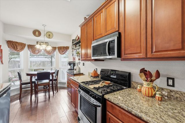 523 Clancy Lane, Lake Dallas, TX 75065