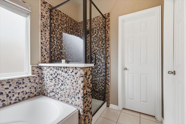 523 Clancy Lane, Lake Dallas, TX 75065