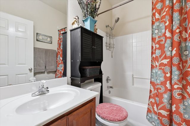 523 Clancy Lane, Lake Dallas, TX 75065