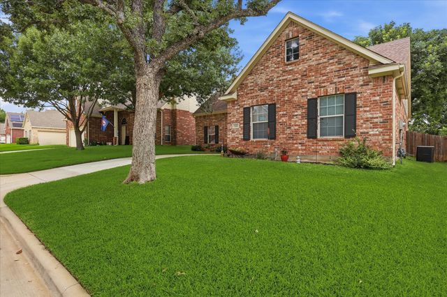 523 Clancy Lane, Lake Dallas, TX 75065