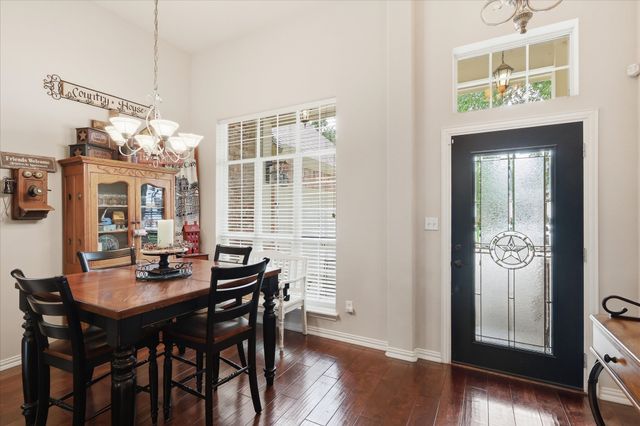 523 Clancy Lane, Lake Dallas, TX 75065