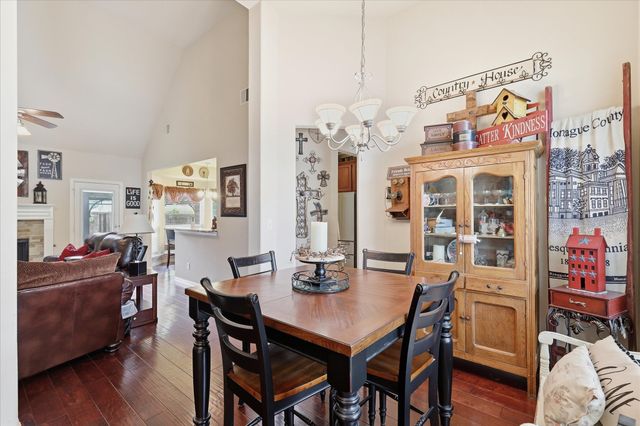 523 Clancy Lane, Lake Dallas, TX 75065