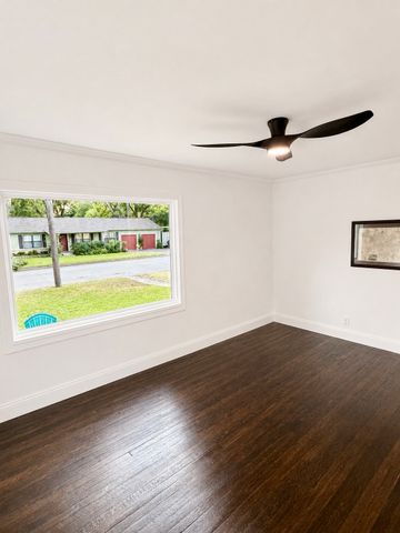 220 Sky Acres Drive, Westworth Village, TX 76114