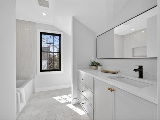 165 Franklin St 165, Arlington, MA 02474