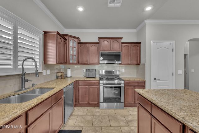 7532 WOLF CREEK Drive, El Paso, TX 79911