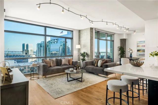 800 The Mark Lane 1806, San Diego, CA 92101