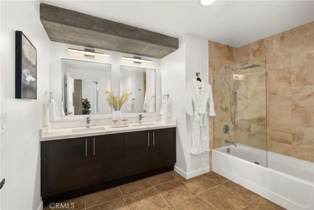 800 The Mark Lane 1806, San Diego, CA 92101