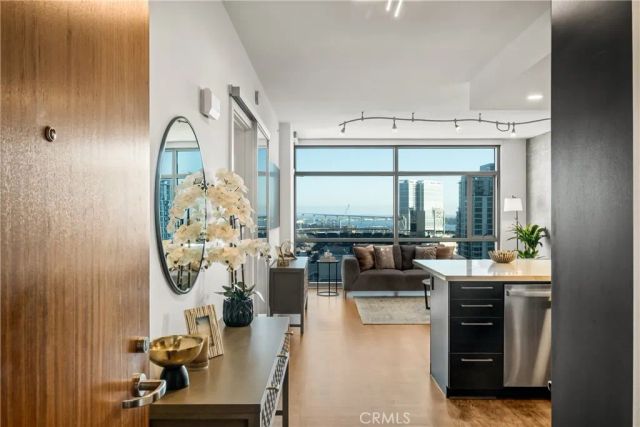 800 The Mark Lane 1806, San Diego, CA 92101