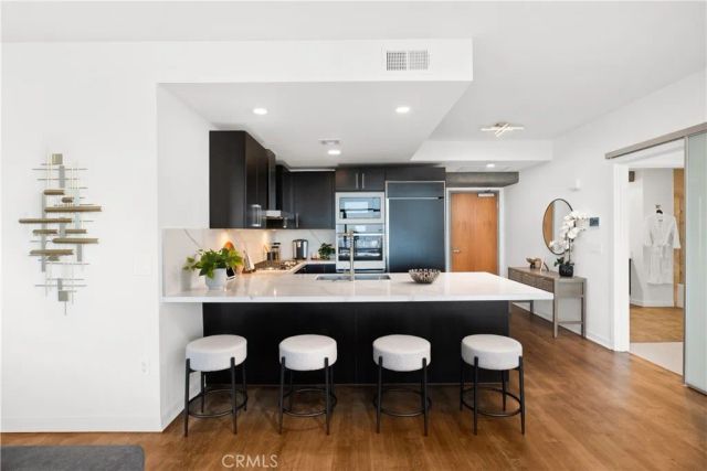 800 The Mark Lane 1806, San Diego, CA 92101