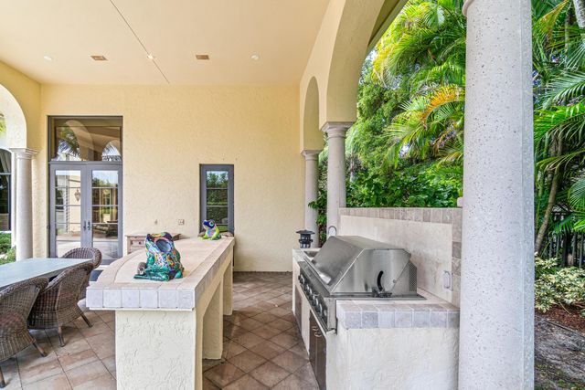 5590 Vintage Oaks Terrace, Delray Beach, FL 33484