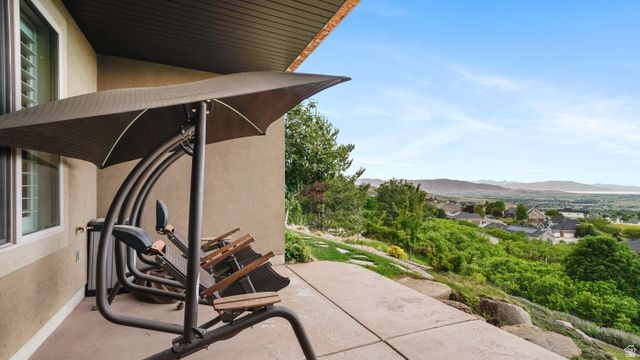 6 W SALEM HILLS DR, Elk Ridge, UT 84651