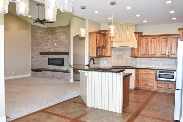 6 W SALEM HILLS DR, Elk Ridge, UT 84651