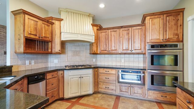 6 W SALEM HILLS DR, Elk Ridge, UT 84651