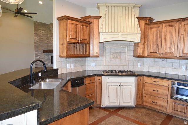 6 W SALEM HILLS DR, Elk Ridge, UT 84651