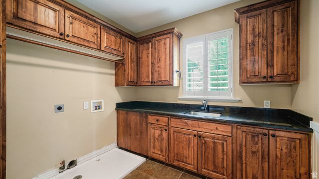 6 W SALEM HILLS DR, Elk Ridge, UT 84651