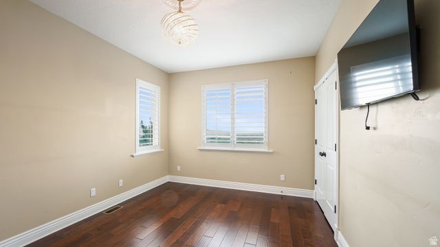 6 W SALEM HILLS DR, Elk Ridge, UT 84651