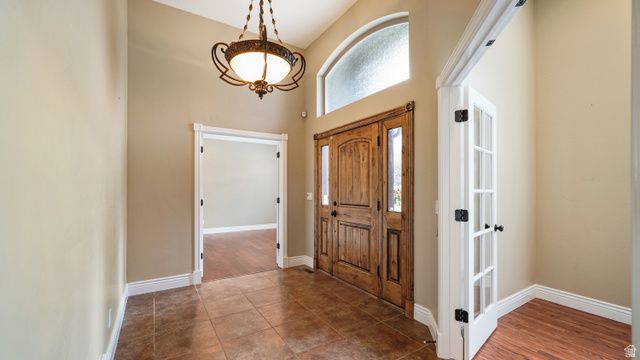 6 W SALEM HILLS DR, Elk Ridge, UT 84651