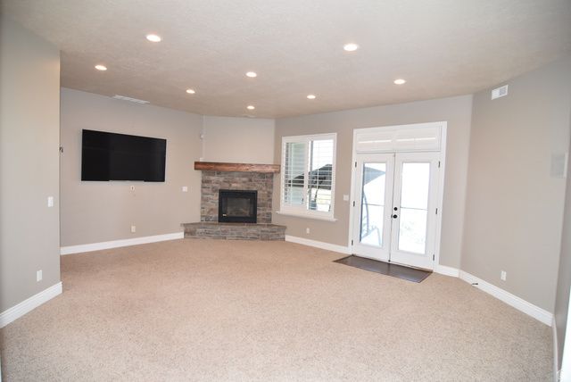6 W SALEM HILLS DR, Elk Ridge, UT 84651