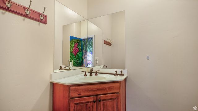 6 W SALEM HILLS DR, Elk Ridge, UT 84651