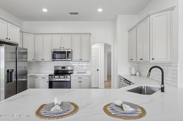 12564 DEWHURST Circle, Jacksonville, FL 32218