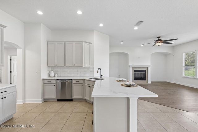 12564 DEWHURST Circle, Jacksonville, FL 32218