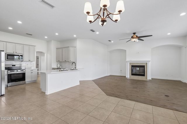 12564 DEWHURST Circle, Jacksonville, FL 32218