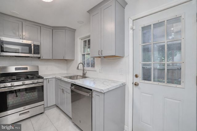 782 LOWER FERRY RD, Trenton, NJ 08628