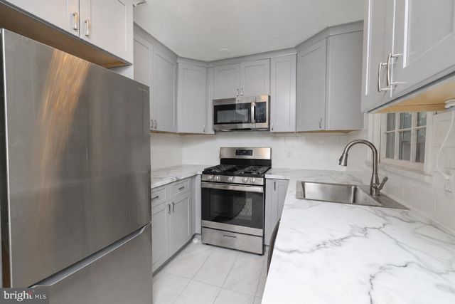 782 LOWER FERRY RD, Trenton, NJ 08628