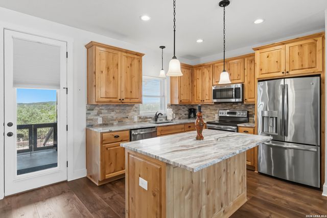 1223 FOUR WINDS DR, Canyon Lake, TX 78133