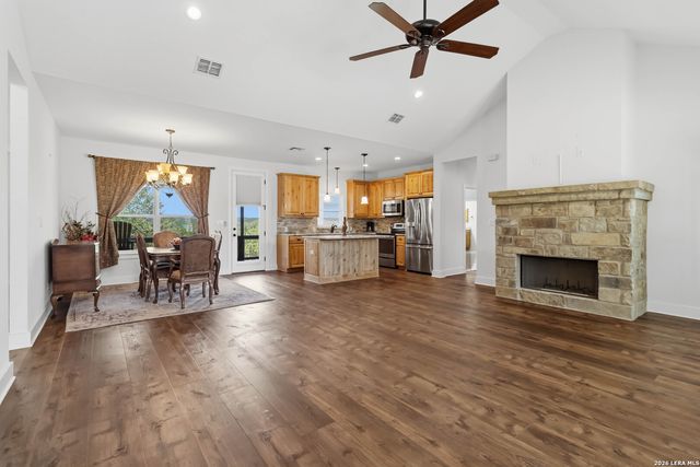 1223 FOUR WINDS DR, Canyon Lake, TX 78133