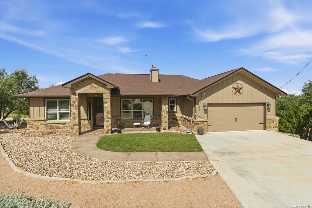 1223 FOUR WINDS DR, Canyon Lake, TX 78133