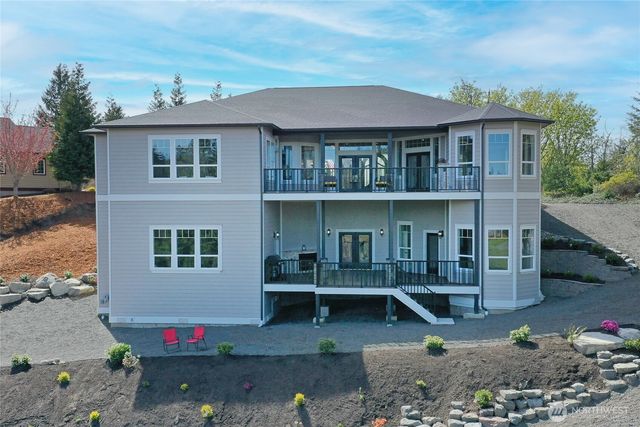 22822 Tranquility Place NE, Kingston, WA 98346