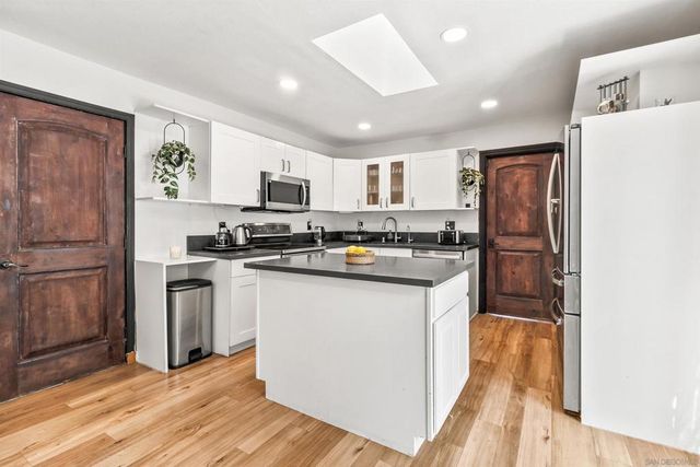 676 Via Rancho, Escondido, CA 92029