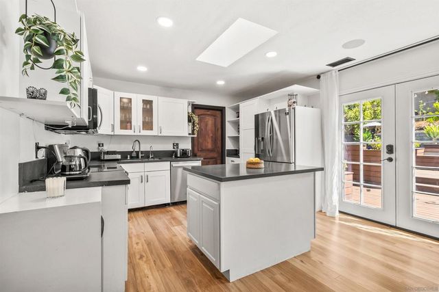 676 Via Rancho, Escondido, CA 92029