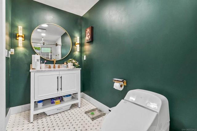 676 Via Rancho, Escondido, CA 92029